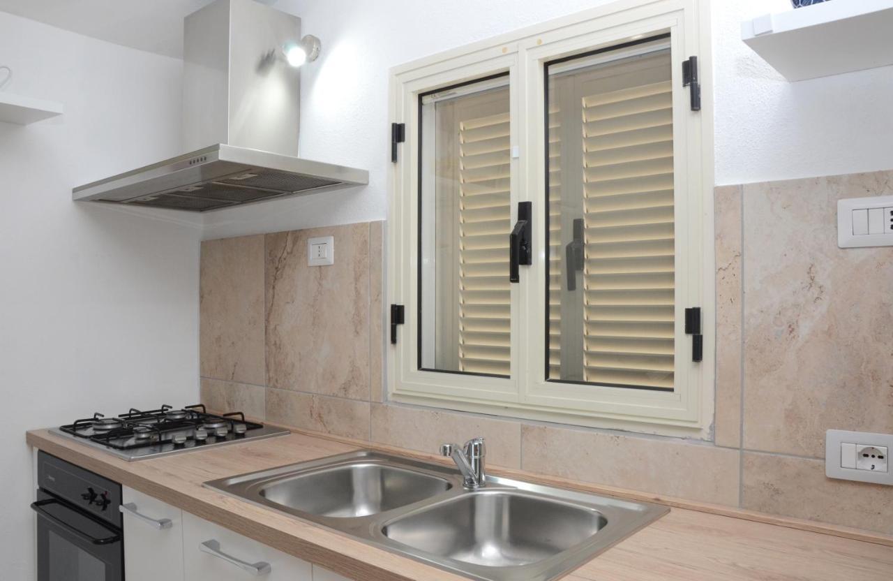 Apartments Villa Corrias Cala Liberotto Ngoại thất bức ảnh